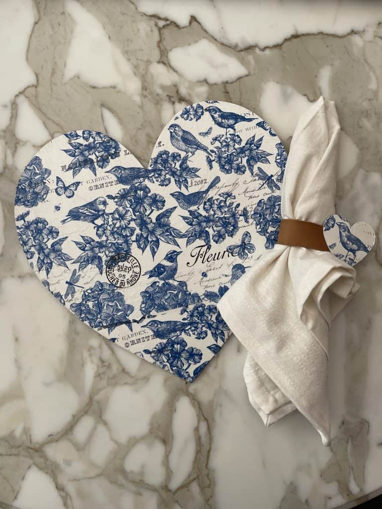 how to decoupage wooden hearts
