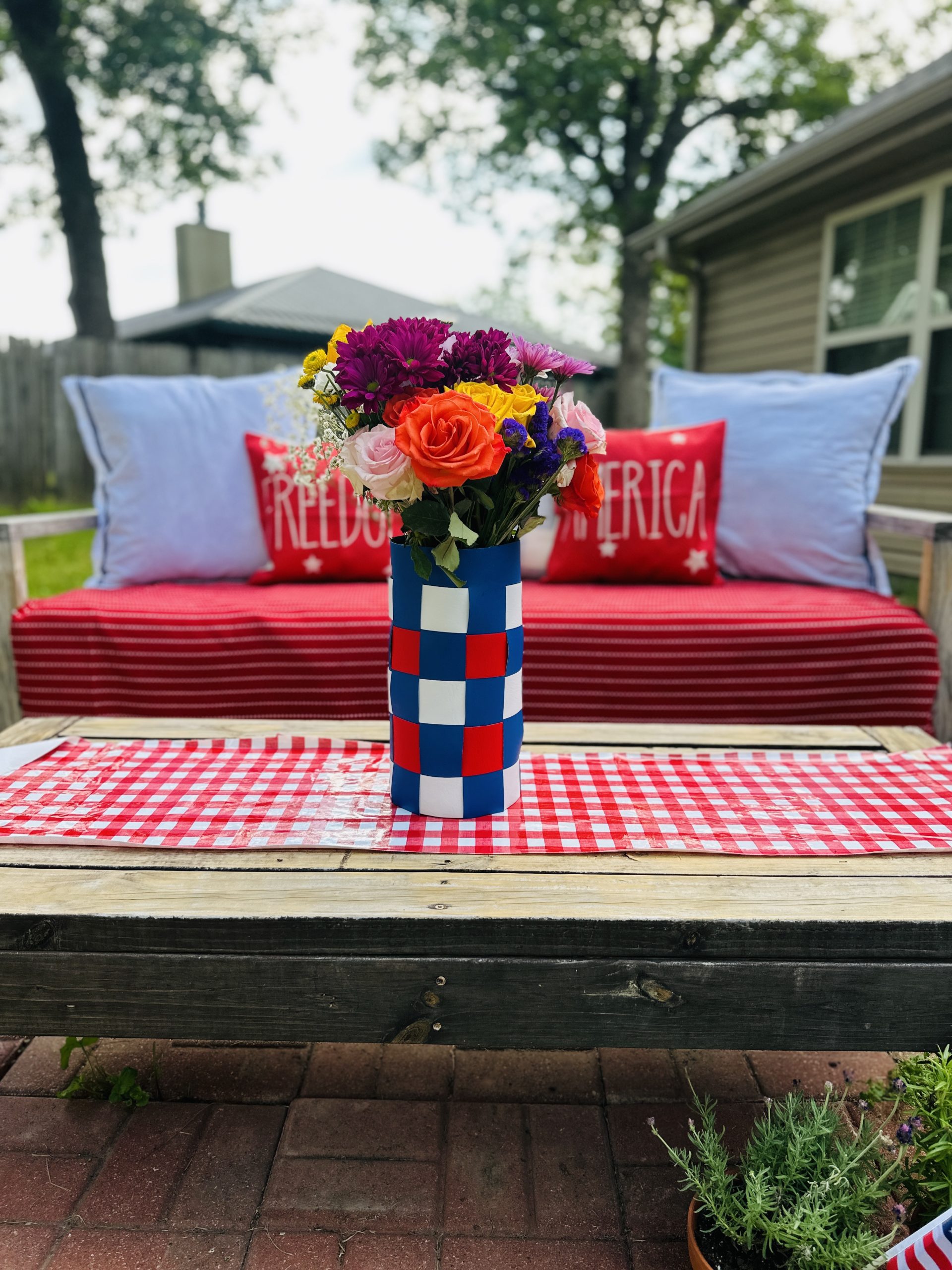 How to Make a Red White and Blue Patriotic Basket Vase